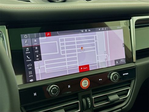 New 2026 Porsche Macan image 19