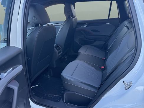 New 2026 Volkswagen Tiguan SE R-Line image 27