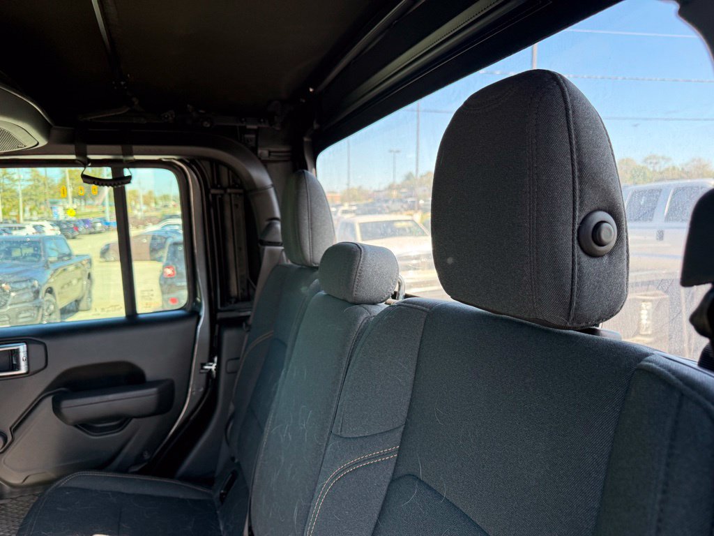 Used 2024 Jeep Gladiator Sport AWD/4WD image 26