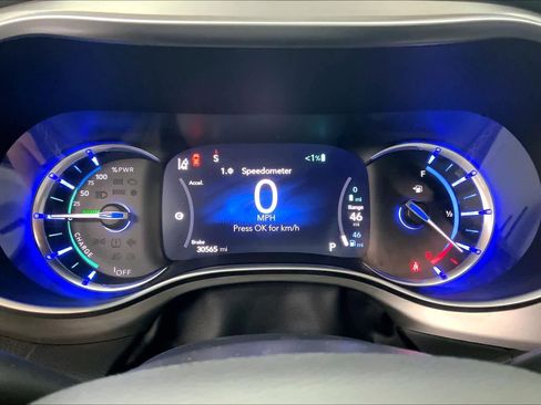 Used 2021 Chrysler Pacifica Limited w/ Uconnect Theater Family Group image 20