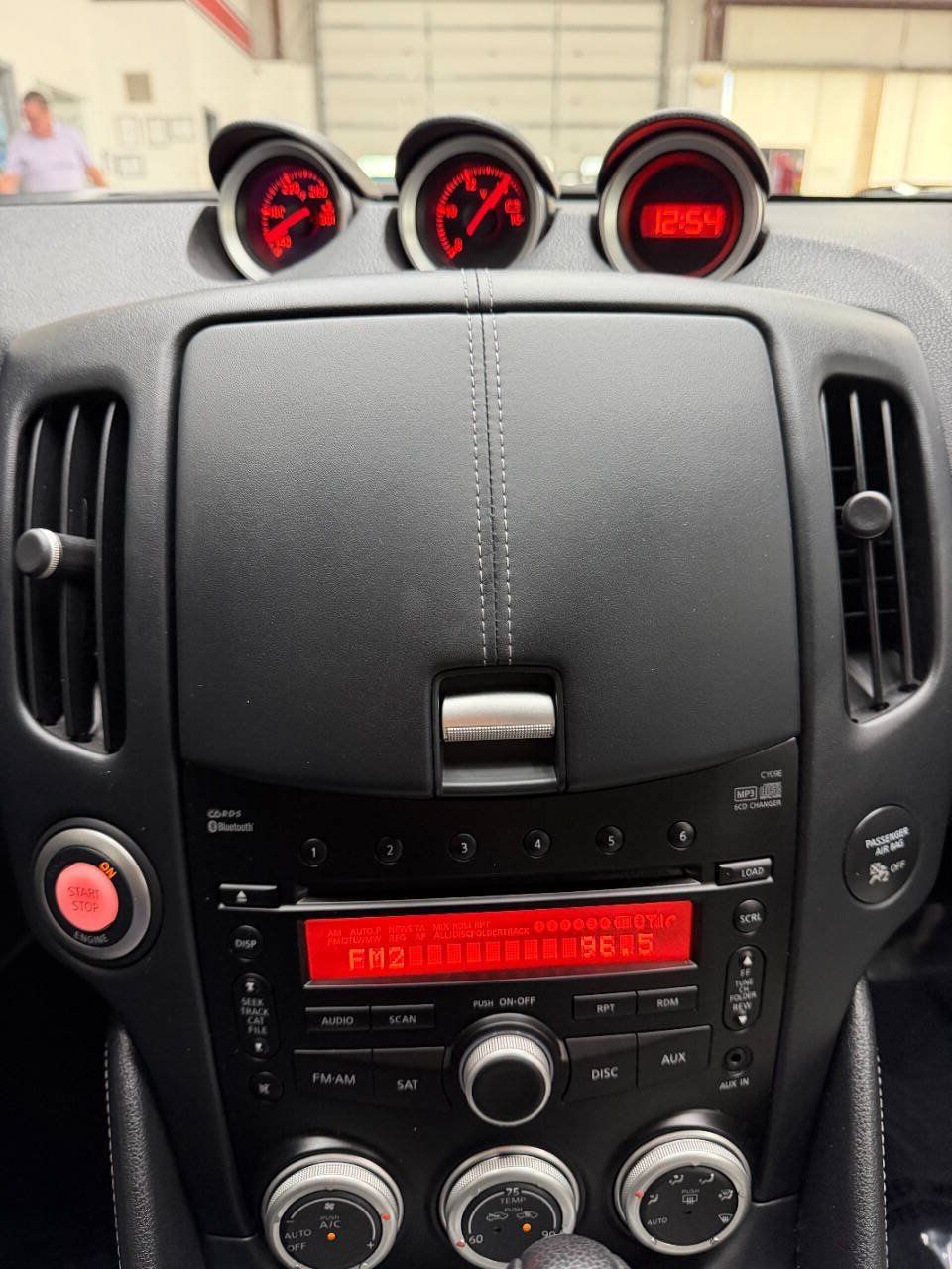 Used 2009 Nissan 370Z Touring w/ Sport Pkg RWD image 19