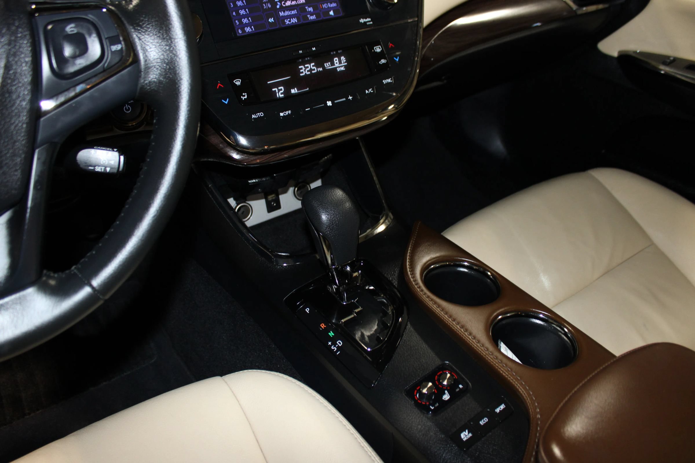 Used 2014 Toyota Avalon XLE Touring FWD image 18