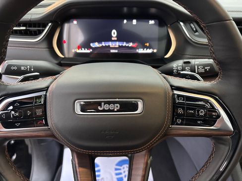 Used 2025 Jeep Grand Cherokee L Summit image 16