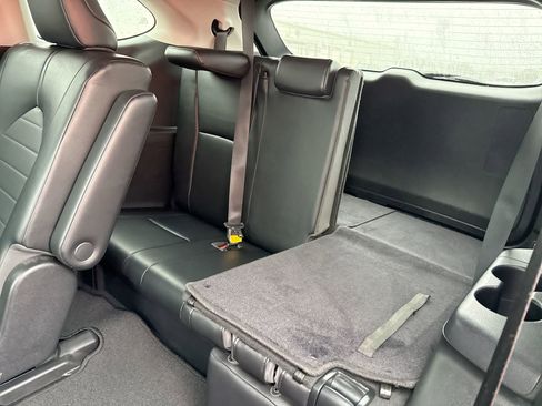 Used 2022 Toyota Highlander XLE image 26