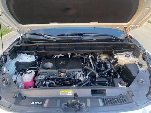 Used 2021 Toyota Highlander XLE FWD image 28
