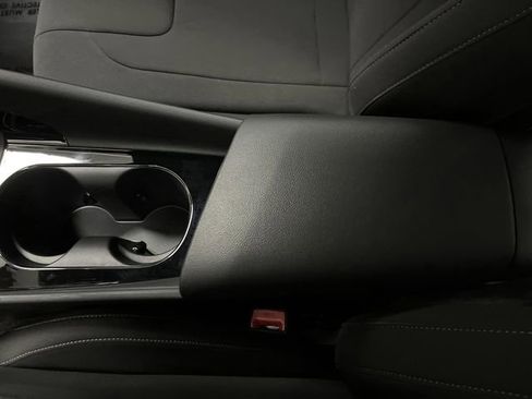 Used 2025 Hyundai Elantra SEL image 19