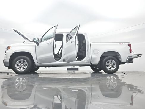 Used 2025 Chevrolet Silverado 1500 LT AWD/4WD image 45