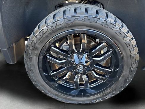 Used 2024 Chevrolet Silverado 2500 LT w/ Snow Plow Prep/Camper Package image 12