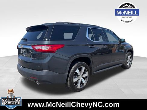 Used 2020 Chevrolet Traverse LT w/ LT Premium Package image 7