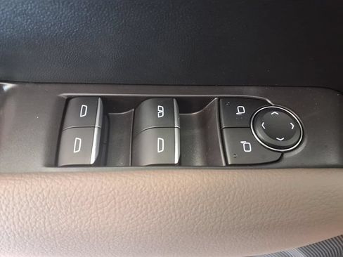 Certified 2025 GMC Canyon Denali AWD/4WD image 11