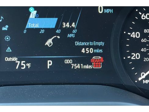 Used 2025 Toyota Sienna XLE FWD image 30