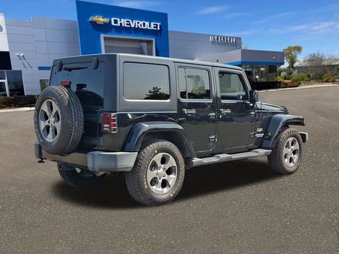 Used 2016 Jeep Wrangler Unlimited Sahara w/ Connectivity Group AWD/4WD image 26