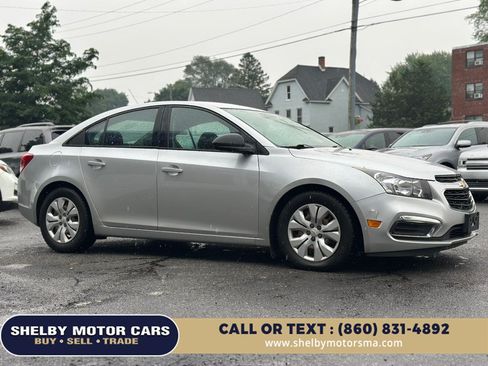 Used 2015 Chevrolet Cruze LS FWD image 3