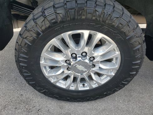 Used 2020 Chevrolet Silverado 2500 High Country w/ Z71 Off-Road Package image 30