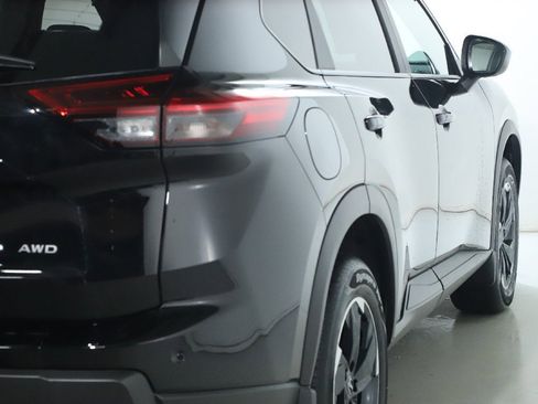 Certified 2026 Nissan Rogue SV image 44