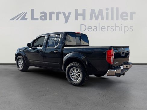 Used 2016 Nissan Frontier SV image 3