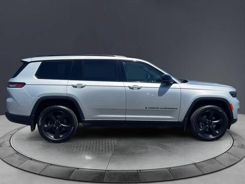 Used 2023 Jeep Grand Cherokee L Laredo AWD/4WD image 6