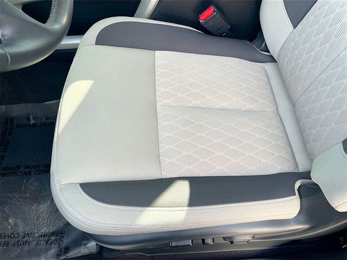 Used 2024 Nissan Titan SV w/ SV Convenience Package image 19