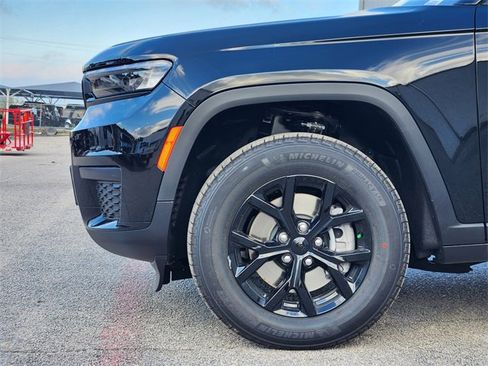 New 2025 Jeep Grand Cherokee L Altitude image 5