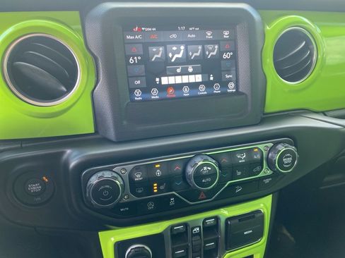 Used 2019 Jeep Wrangler Unlimited Sahara w/ Cold Weather Group image 19