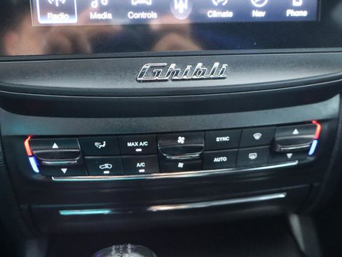 Used 2018 Maserati Ghibli image 22