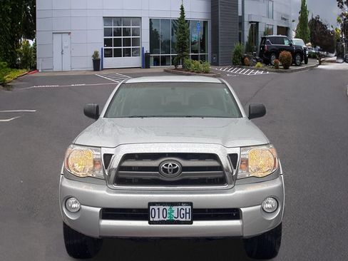 Used 2009 Toyota Tacoma PreRunner image 2