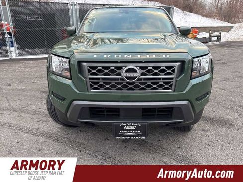 Used 2022 Nissan Frontier SV w/ Technology Package image 2