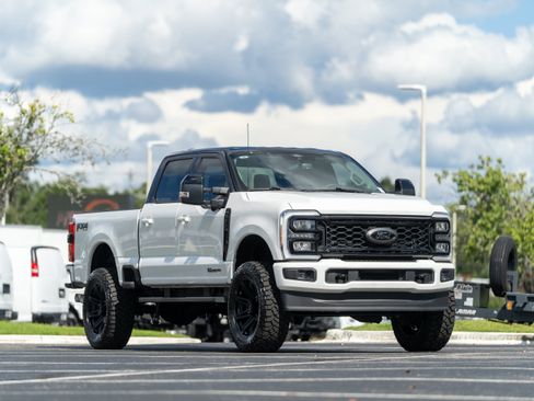 Used 2025 Ford F350 Lariat w/ Black Appearance Package AWD/4WD image 44