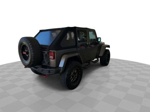Used 2017 Jeep Wrangler Unlimited Rubicon AWD/4WD image 8