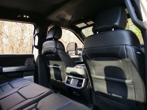 Used 2025 Ford F450 Platinum w/ FX4 Off-Road Package image 49