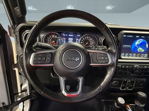 Used 2022 Jeep Wrangler Unlimited Sahara AWD/4WD image 28