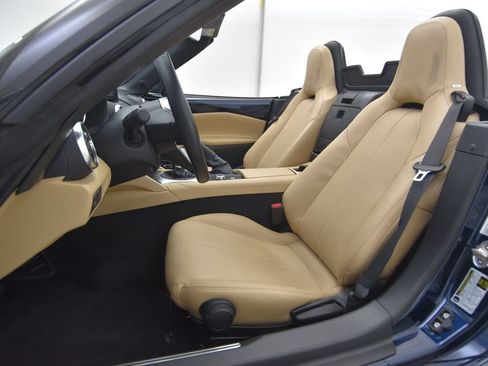 Certified 2025 MAZDA MX-5 Miata Grand Touring RWD image 25