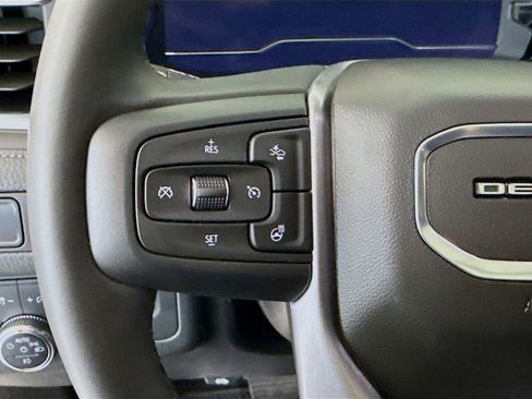 Used 2024 GMC Yukon Denali image 11