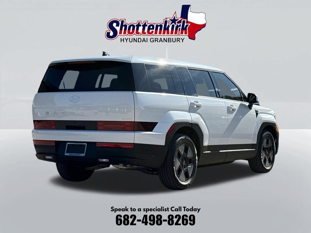 Used 2026 Hyundai Santa Fe SE FWD image 5