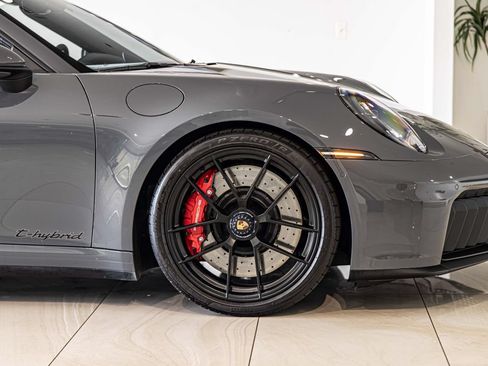 Used 2025 Porsche 911 Carrera 4 GTS AWD/4WD image 11