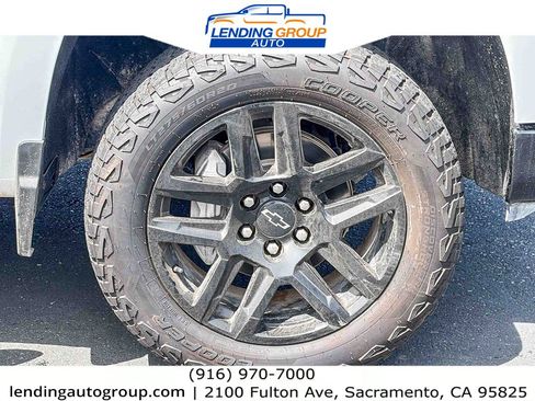 Used 2025 Chevrolet Silverado 1500 LT Trail Boss w/ Protection Package AWD/4WD image 9