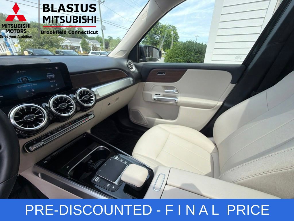 Used 2022 Mercedes-Benz GLB 250 4MATIC w/ Premium Package Lite image 37