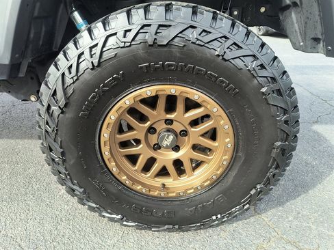 Used 2020 Jeep Gladiator Sport w/ Quick Order Package 23S image 13