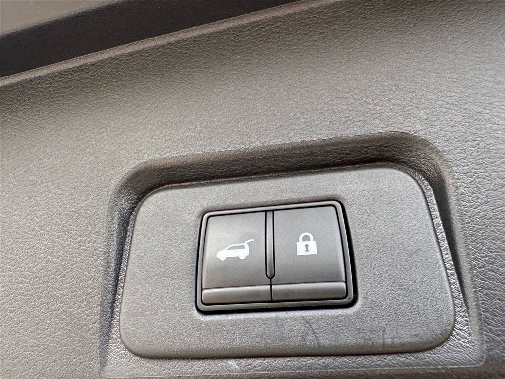Certified 2026 Nissan Rogue SV FWD image 11