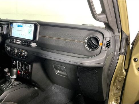 Used 2025 Jeep Gladiator Mojave w/ Safety Group AWD/4WD image 19