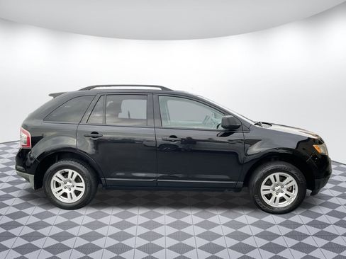 Used 2010 Ford Edge SE image 2