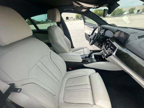 Used 2020 BMW M550i xDrive AWD/4WD image 19