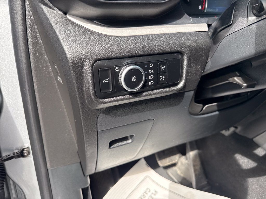 Used 2024 Ford Explorer XLT w/ Equipment Group 202A AWD/4WD image 33