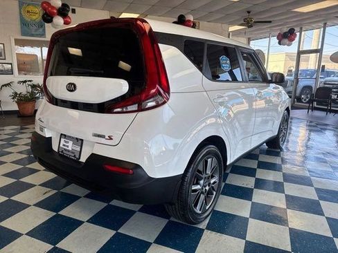 Used 2021 Kia Soul S image 7