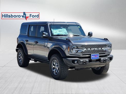 New 2025 Ford Bronco Badlands image 2