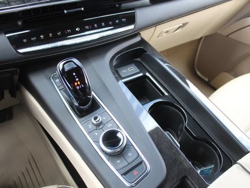 Used 2024 Cadillac Escalade Premium Luxury w/ Performance Package AWD/4WD image 33