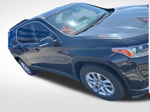 Used 2021 Chevrolet Traverse LT w/ LPO, Floor Liner Package AWD/4WD image 3