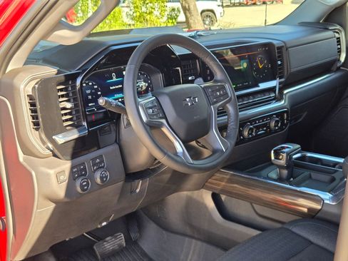 Used 2023 Chevrolet Silverado 1500 LT Trail Boss w/ Protection Package image 10