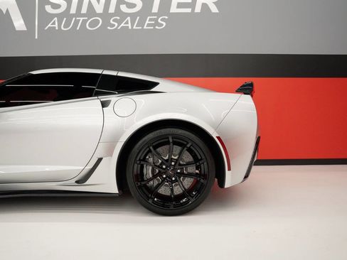 Used 2017 Chevrolet Corvette Grand Sport w/ Z07 Performance Package RWD image 24
