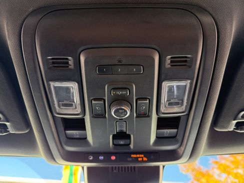 Used 2023 GMC Yukon AT4 w/ AT4 Premium Plus Package image 36